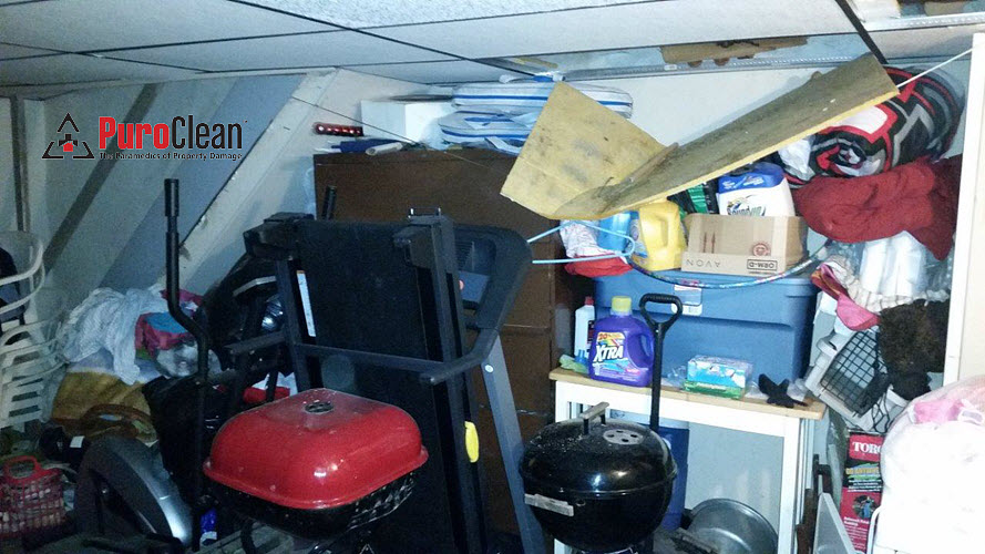 de-clutter your garage before you remove the mold